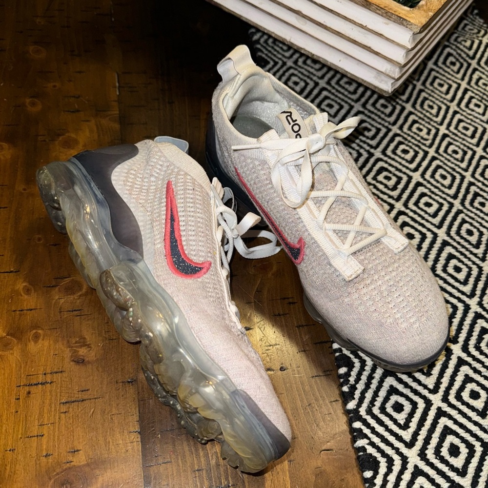 Nike VaporMax flyknit shoes!
